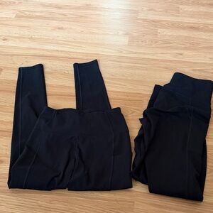 2 pairs of black pocket leggings